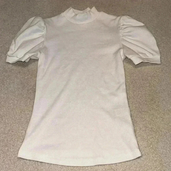ribbed top with puff sleeve - Picture 1 of 5